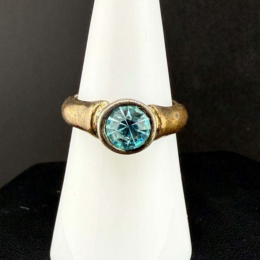 Vintage Ring Blue Stone Bezel Set Signed YR Tarnish Silver Tone Size 7 READ